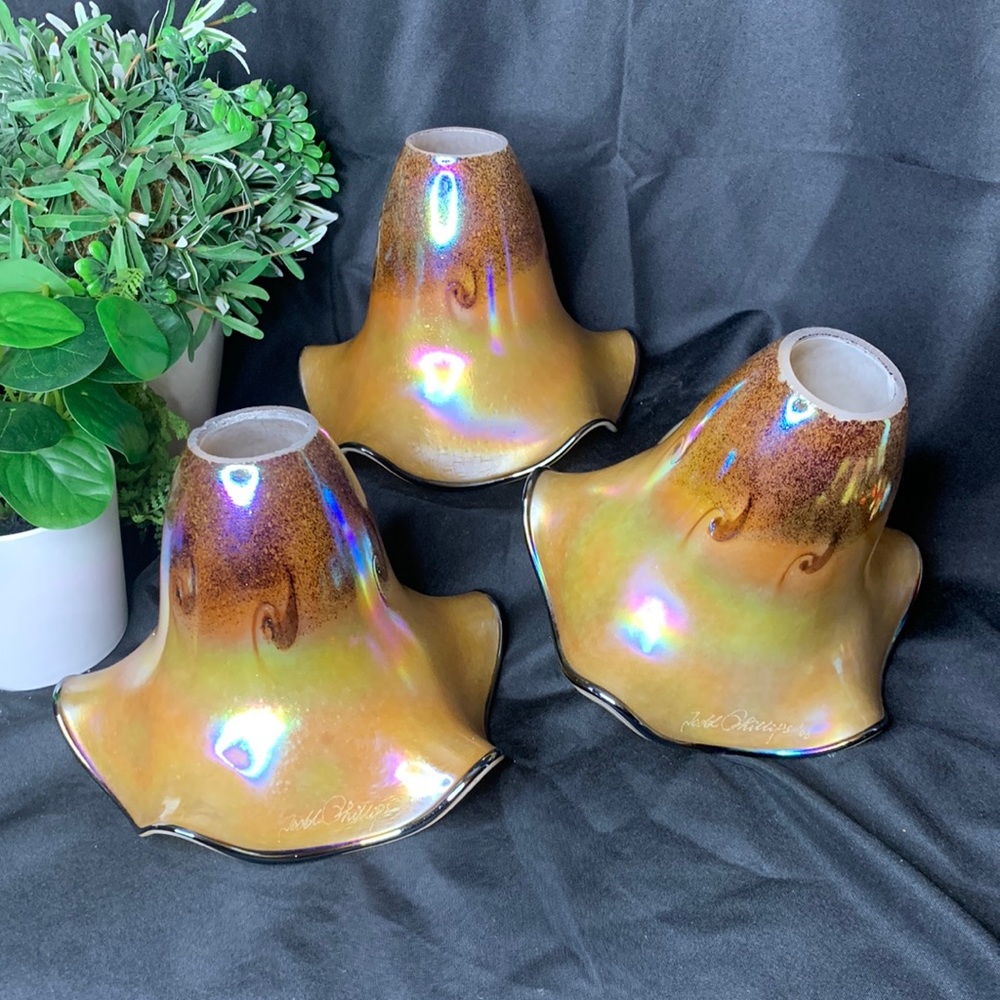 Set of 3 signed Quoizel Todd Philips 2006 art glass pendant light fixtures/shade